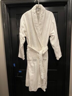 Restoration Hardware White Plush Shawl-Collar Bathrobe